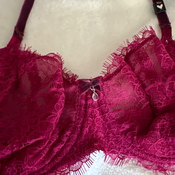 VS Bra - Picture 2 of 5